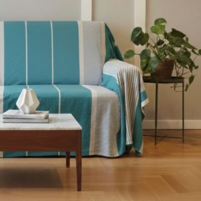 jeté de canapé bleu