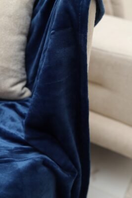 couverture en microfibre bleu